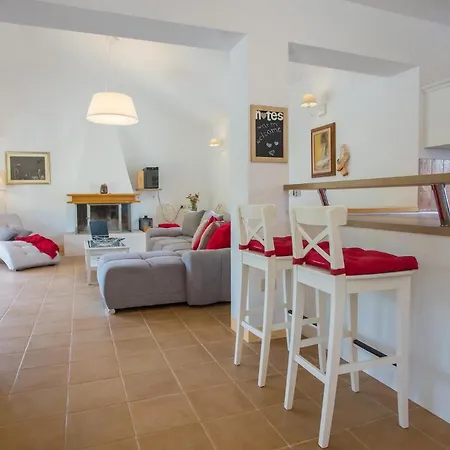 Nyaraló Samanta Momjan